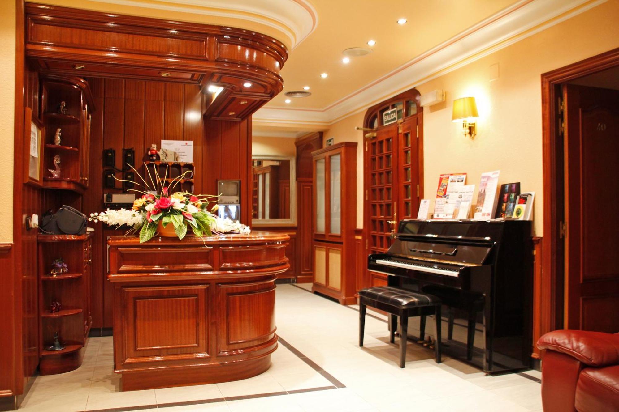 מדריד Hostal Victoria III מראה חיצוני תמונה