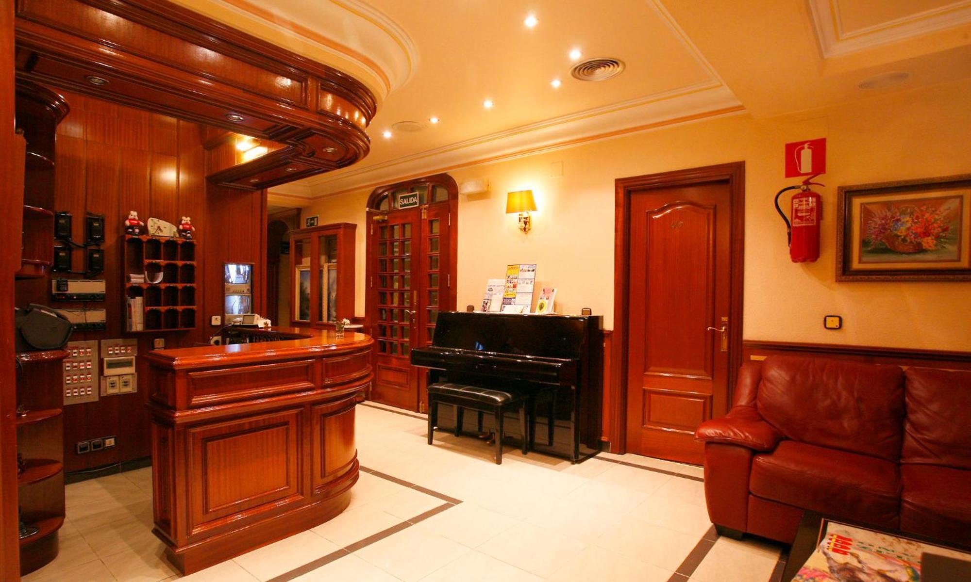 מדריד Hostal Victoria III מראה חיצוני תמונה