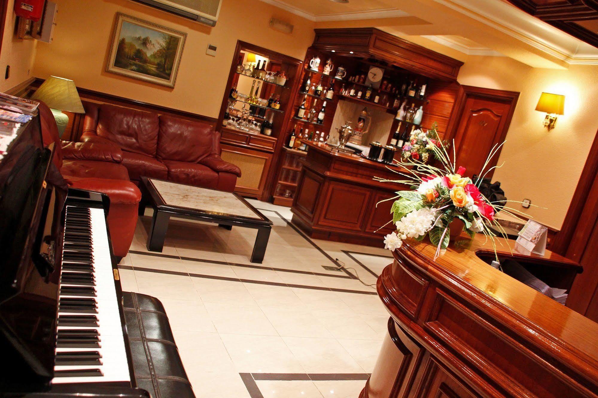 מדריד Hostal Victoria III מראה חיצוני תמונה