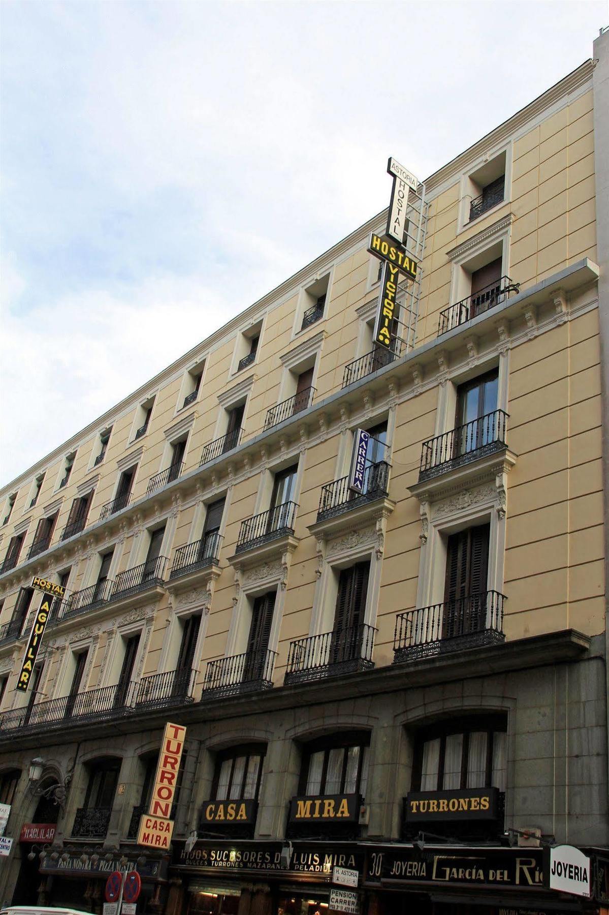 מדריד Hostal Victoria III מראה חיצוני תמונה